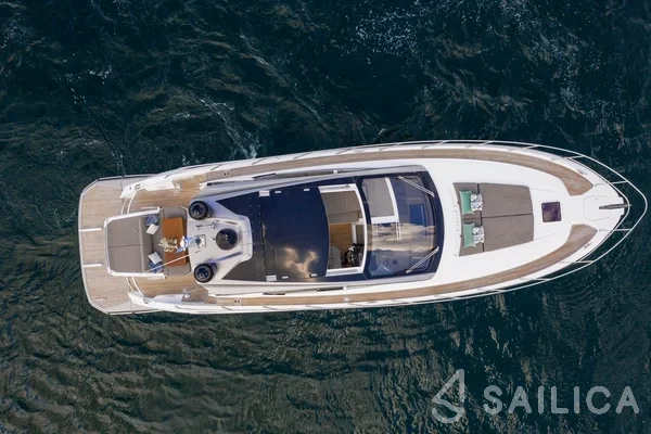 Azimut 50 - Yacht Charter Sailica