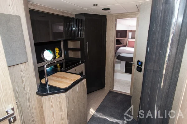 Azimut 50 - Yacht Charter Sailica