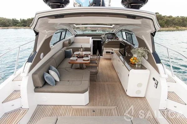 Azimut 50 - Yacht Charter Sailica