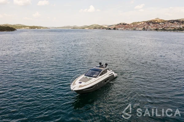 Azimut 50 - Yacht Charter Sailica