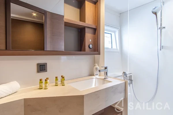 Lagoon 46  - Yacht Charter Sailica