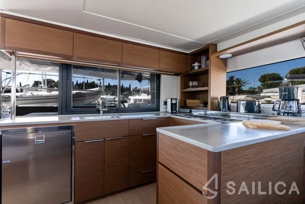 Lagoon 46  - Yacht Charter Sailica