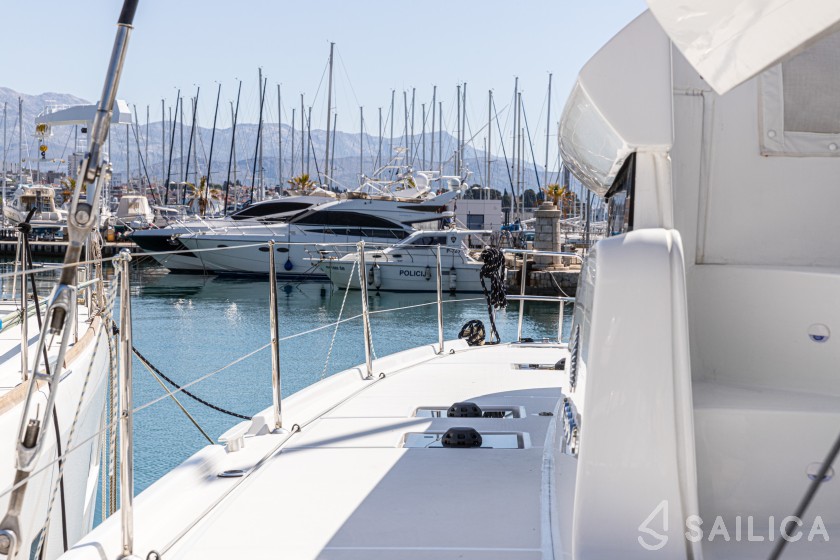 Lagoon 46  - Yacht Charter Sailica