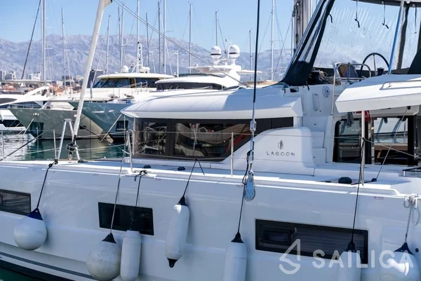 Lagoon 46  - Yacht Charter Sailica
