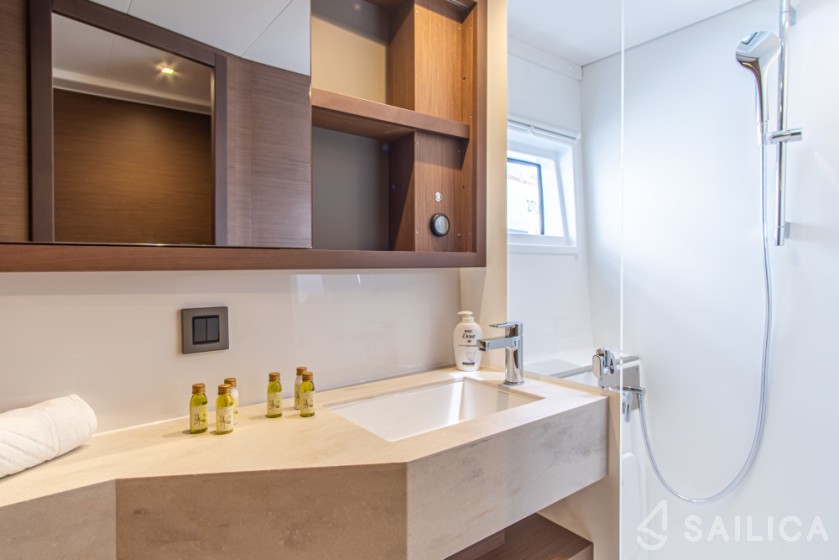 Lagoon 46  - Yacht Charter Sailica