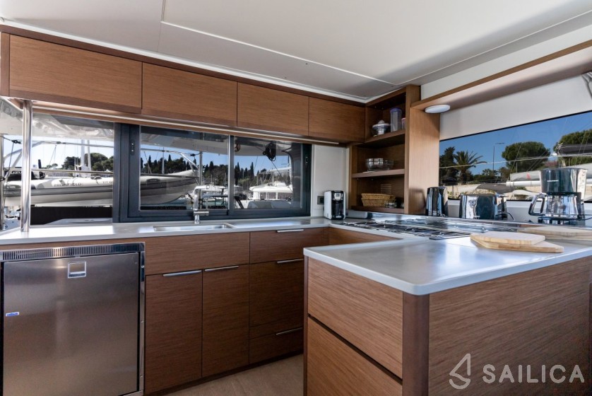 Lagoon 46  - Yacht Charter Sailica