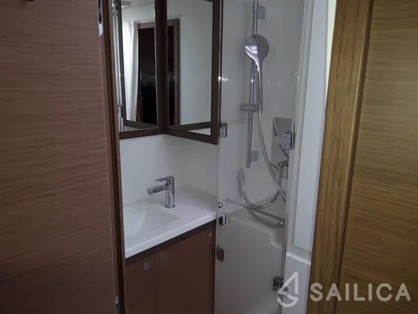 Lagoon 52F - Yacht Charter Sailica