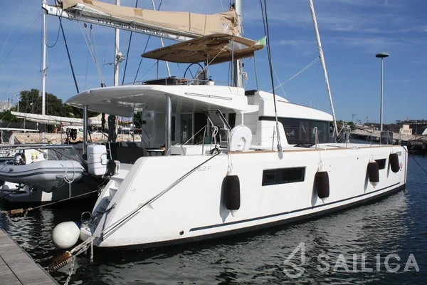 Lagoon 52F - Yacht Charter Sailica