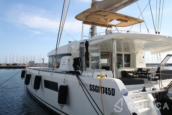 Lagoon 52F - Yacht Charter Sailica