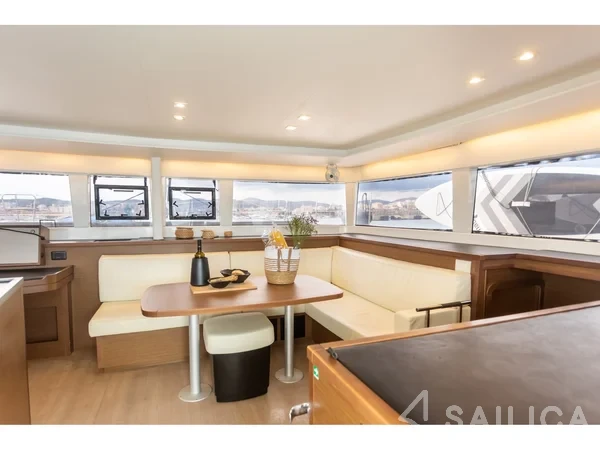 Lagoon 450  Flybridge - Yacht Charter Sailica
