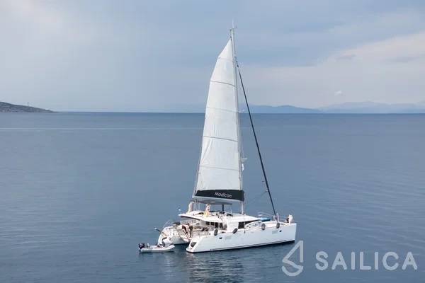 Lagoon 450  Flybridge - Yacht Charter Sailica