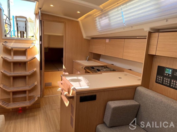 Bavaria C42 - Yacht Charter Sailica