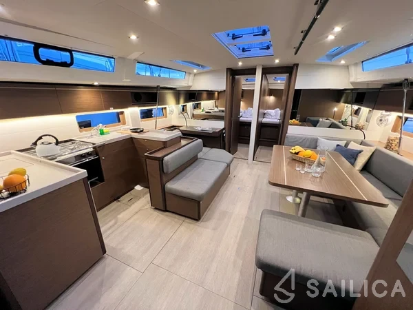 Oceanis 51.1 - Yacht Charter Sailica