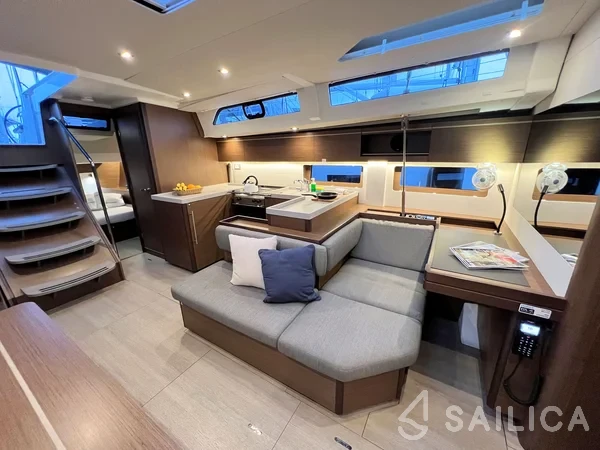 Oceanis 51.1 - Yacht Charter Sailica