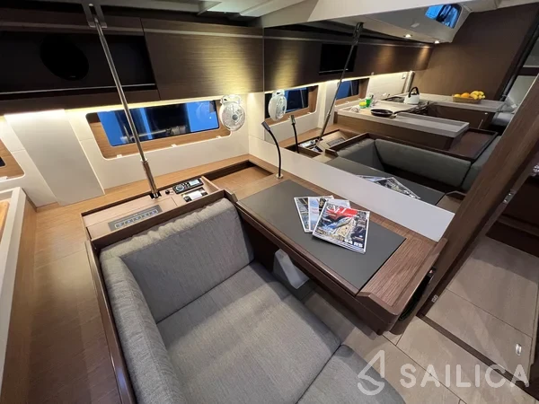 Oceanis 51.1 - Yacht Charter Sailica
