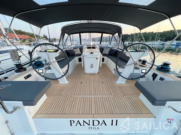 Oceanis 51.1 - Yacht Charter Sailica