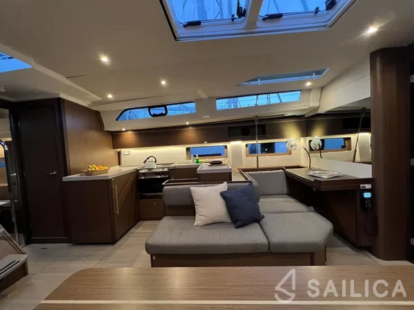 Oceanis 51.1 - Yacht Charter Sailica