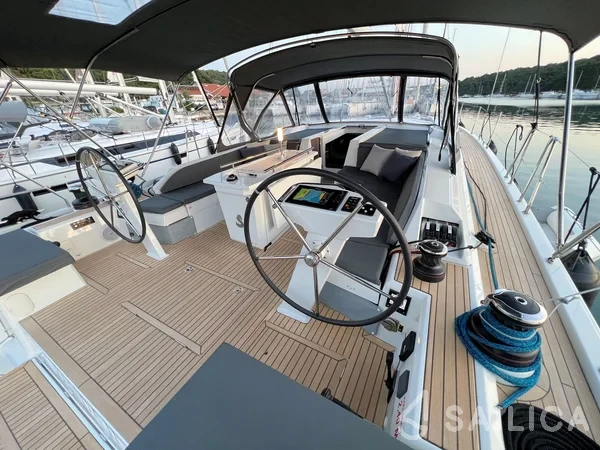 Oceanis 51.1 - Yacht Charter Sailica