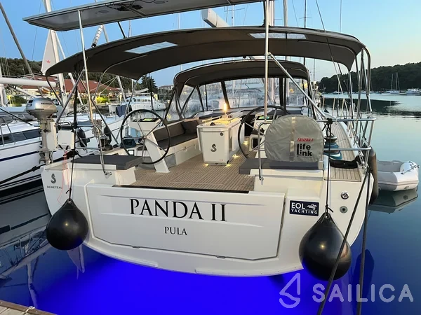 Oceanis 51.1 - Yacht Charter Sailica