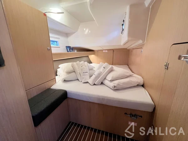 Bavaria 46 Cruiser - Yacht Charter Sailica