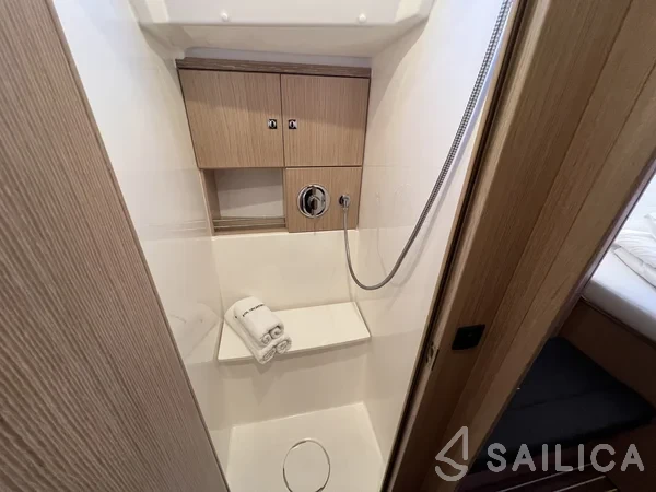 Bavaria 46 Cruiser - Yacht Charter Sailica