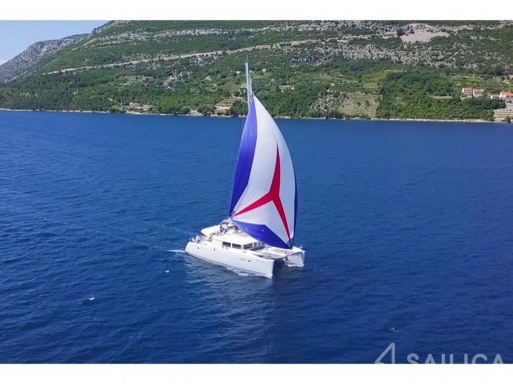Lagoon 450  Flybridge - Yacht Charter Sailica