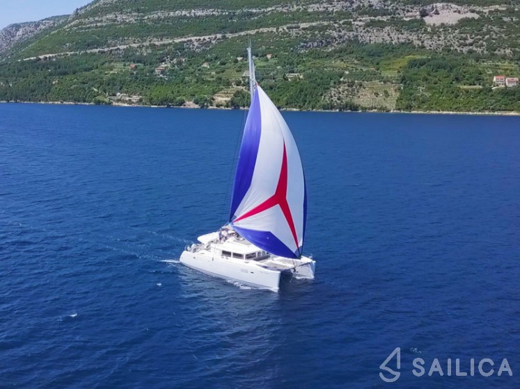Lagoon 450  Flybridge - Yacht Charter Sailica