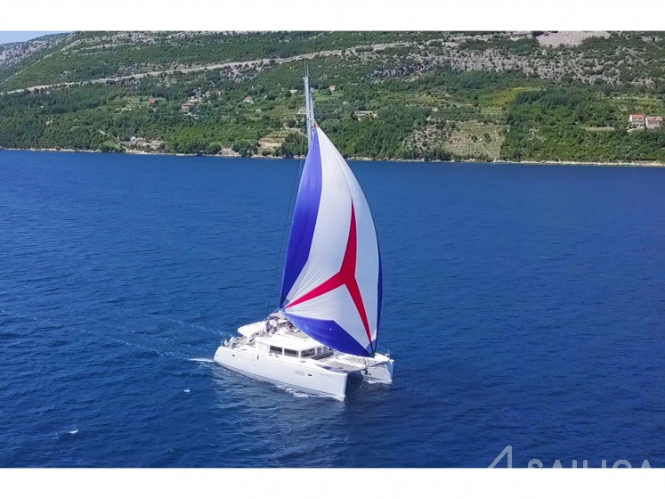 Lagoon 450  Flybridge - Yacht Charter Sailica