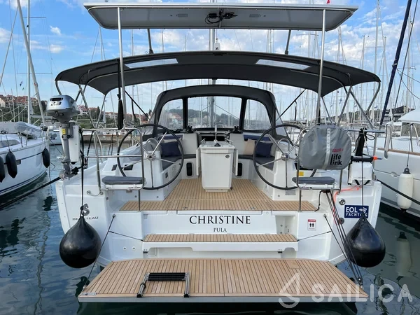 Oceanis 40.1 - Yacht Charter Sailica