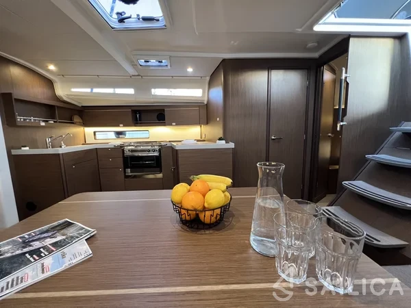 Oceanis 40.1 - Yacht Charter Sailica
