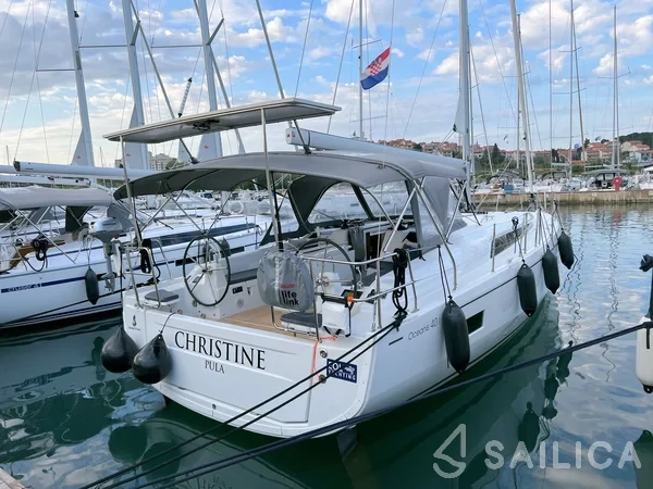 Oceanis 40.1 - Yacht Charter Sailica