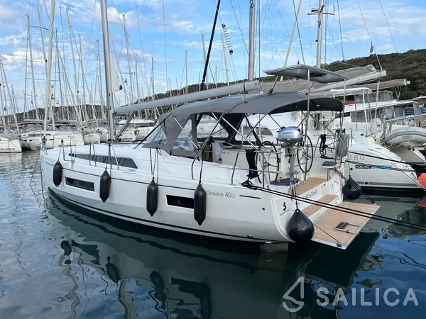 Oceanis 40.1 - Yacht Charter Sailica