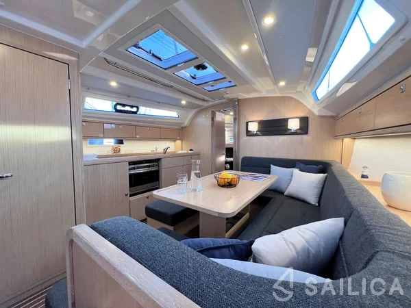 Bavaria 41 Cruiser - Yacht Charter Sailica