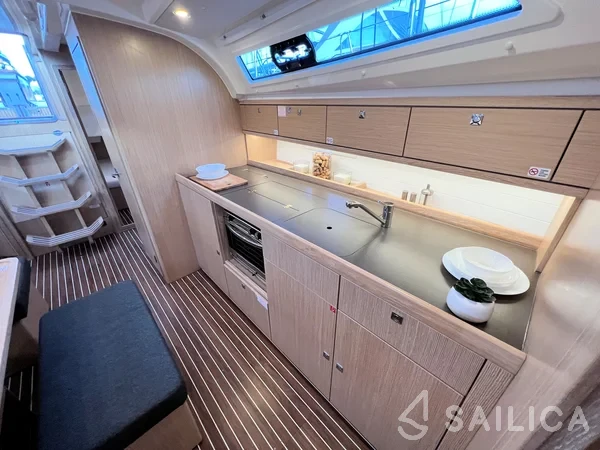 Bavaria 41 Cruiser - Yacht Charter Sailica