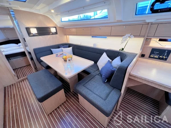 Bavaria 41 Cruiser - Yacht Charter Sailica