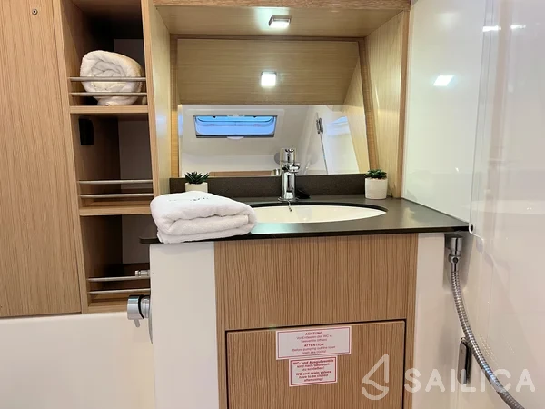 Bavaria 41 Cruiser - Yacht Charter Sailica