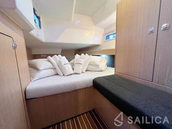 Bavaria 41 Cruiser - Yacht Charter Sailica