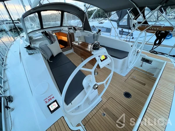 Bavaria 41 Cruiser - Yacht Charter Sailica