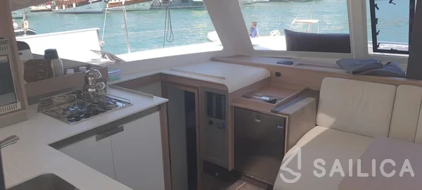 Isla 40 - Yacht Charter Sailica