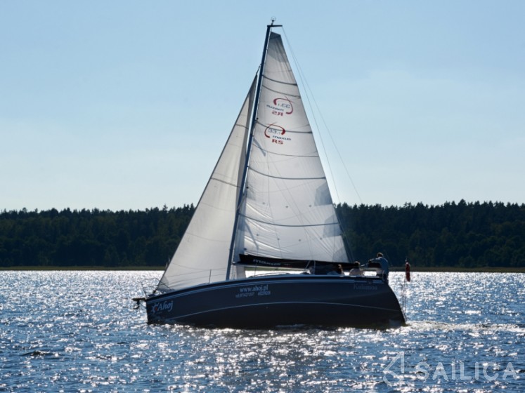 Maxus 33.1 RS - Yacht Charter Sailica