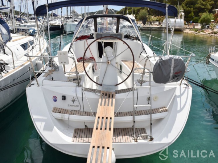 Sun Odyssey 36i - Yacht Charter Sailica