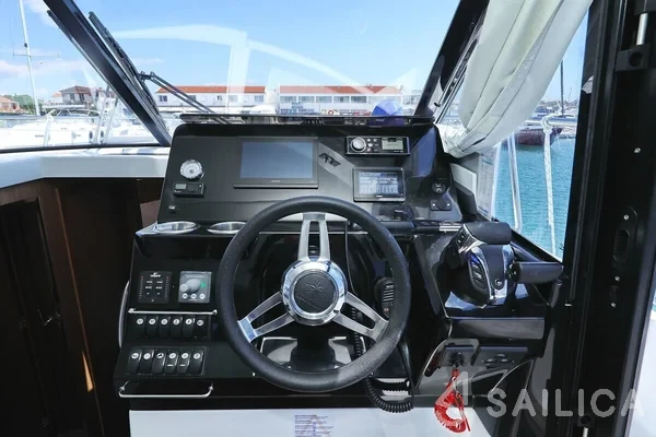 Merry Fisher 1095 FLY - Yacht Charter Sailica