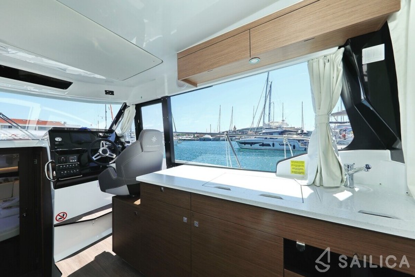 Merry Fisher 1095 FLY - Yacht Charter Sailica