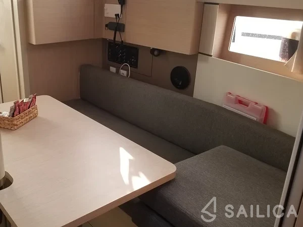 Oceanis 38.1 - Yacht Charter Sailica
