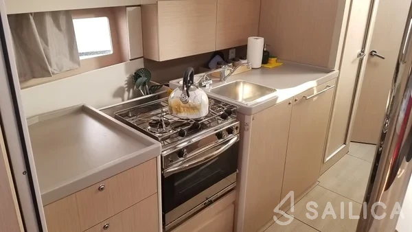 Oceanis 38.1 - Yacht Charter Sailica