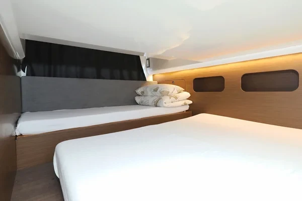 Antares 11 Fly OB - Yacht Charter Sailica