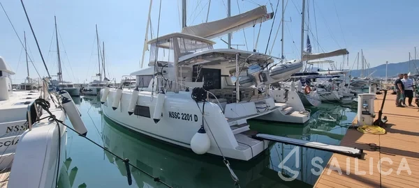 Lagoon 42 - Yacht Charter Sailica