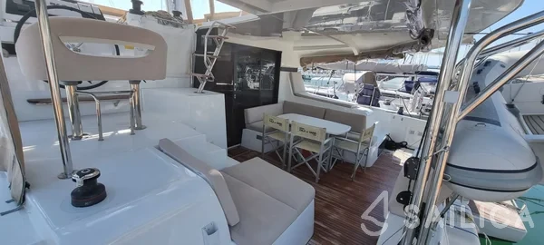 Lagoon 42 - Yacht Charter Sailica