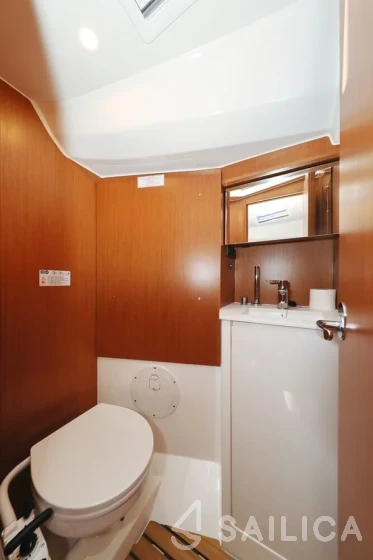 Bavaria C38 - Yacht Charter Sailica