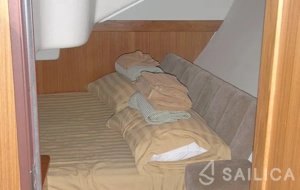 Catalina 375 - Yacht Charter Sailica